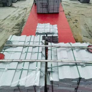 开封 芝麻白仿形加直形路沿石出货日常