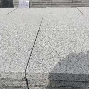 开封 白麻花岗岩石材推荐 荔枝面地铺石