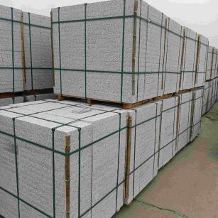 开封 白麻花岗岩石材荔枝面地铺石（300*600*50）