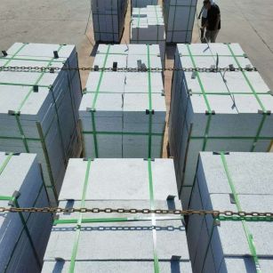 开封 芝麻白花岗岩5公分地铺石 花岗岩厂家工厂装车日常