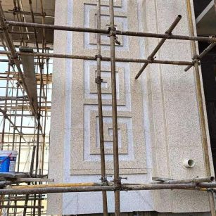 开封 黄金麻花岗岩别墅外墙干挂回纹造型效果