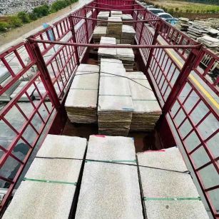 开封 黄金麻花岗岩荔枝面，光面毛板装车完成