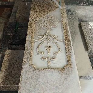 开封 黄金麻花岗岩异形加工雕刻栏杆大柱