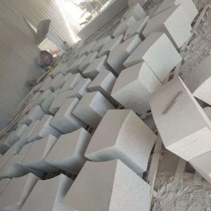 开封 白麻花岗岩异形坐凳