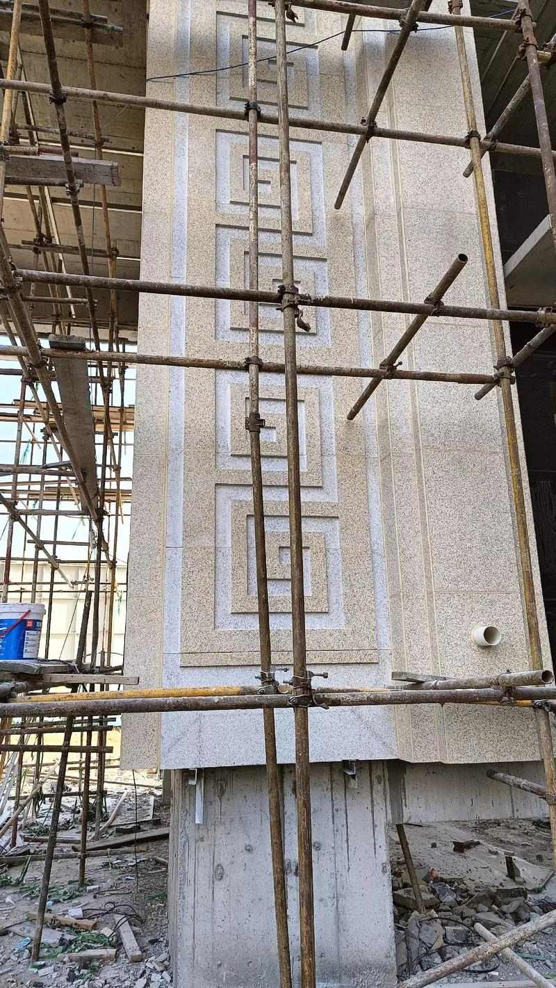 开封 黄金麻花岗岩别墅外墙干挂回纹造型效果