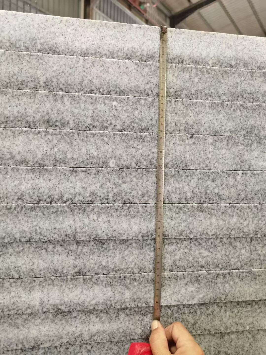 开封 芝麻白火烧成品厚薄均匀，B料价格接近A料质量