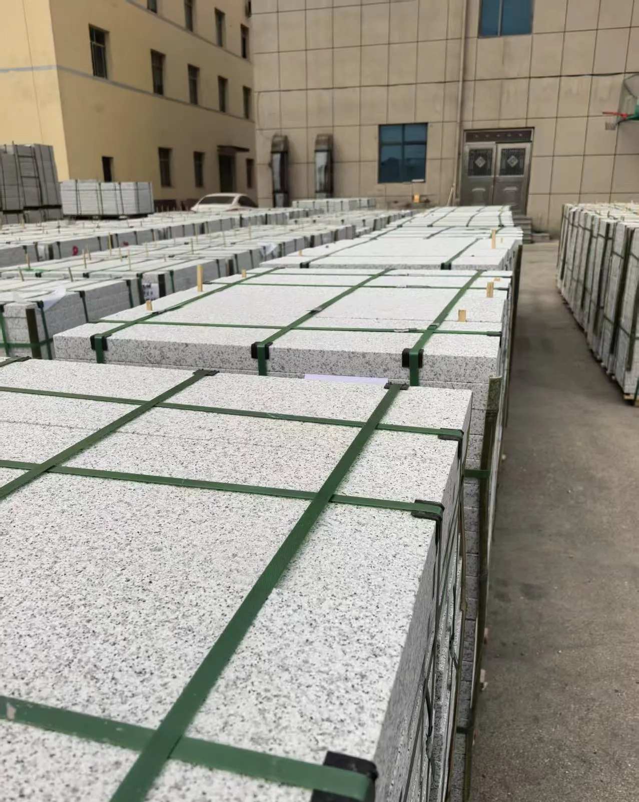 开封 白麻花岗岩5.0公分荔枝面地铺石