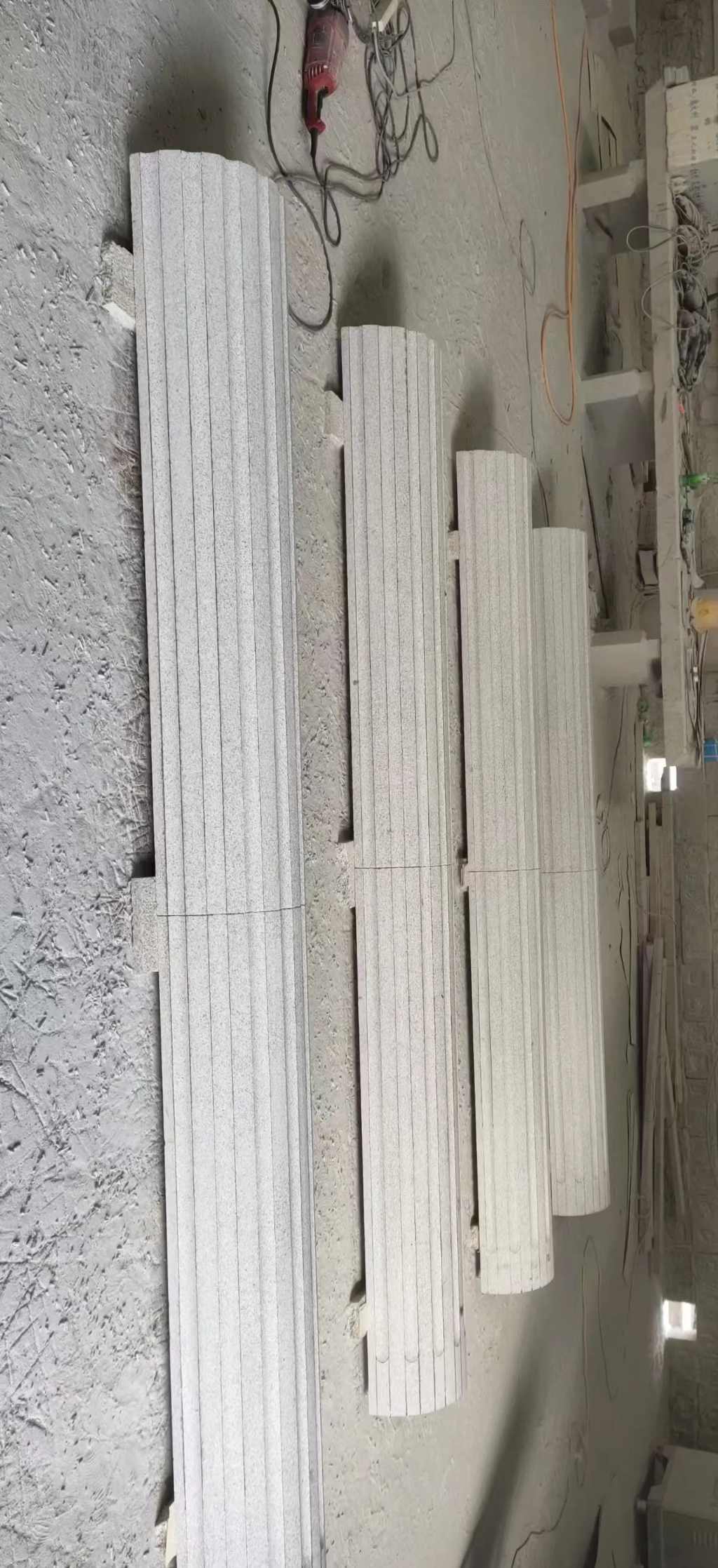 开封 花岗岩厂家带你看白麻花岗岩门楼大柱柱皮