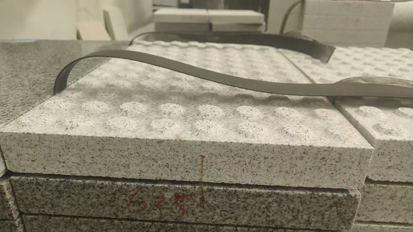 开封 芝麻白花岗岩6.0公分荔枝面五轴加工雕刻盲点