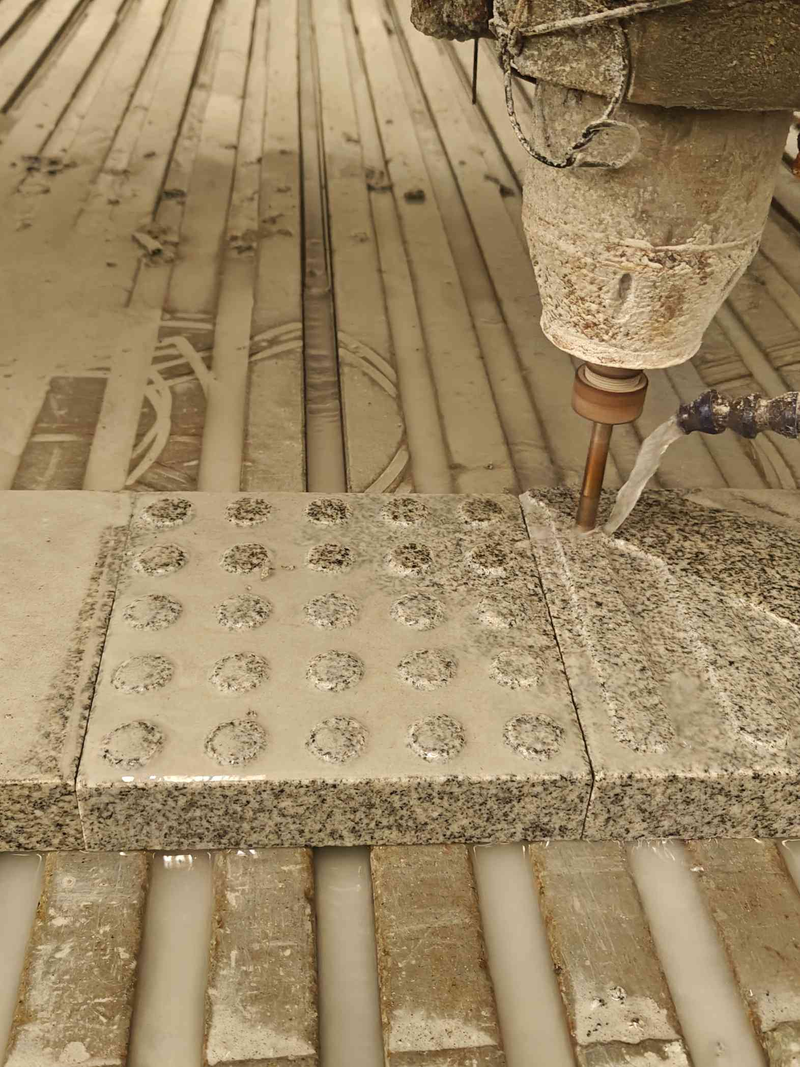 开封 芝麻白花岗岩石材盲人石、盲道石、盲点石