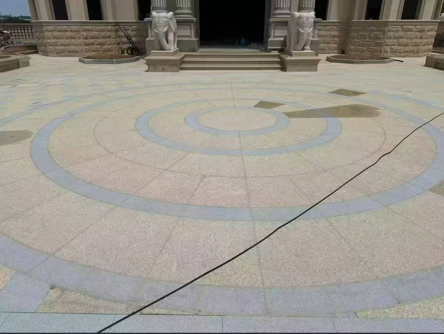 开封 黄金麻芝麻灰花岗岩石材地铺拼接效果