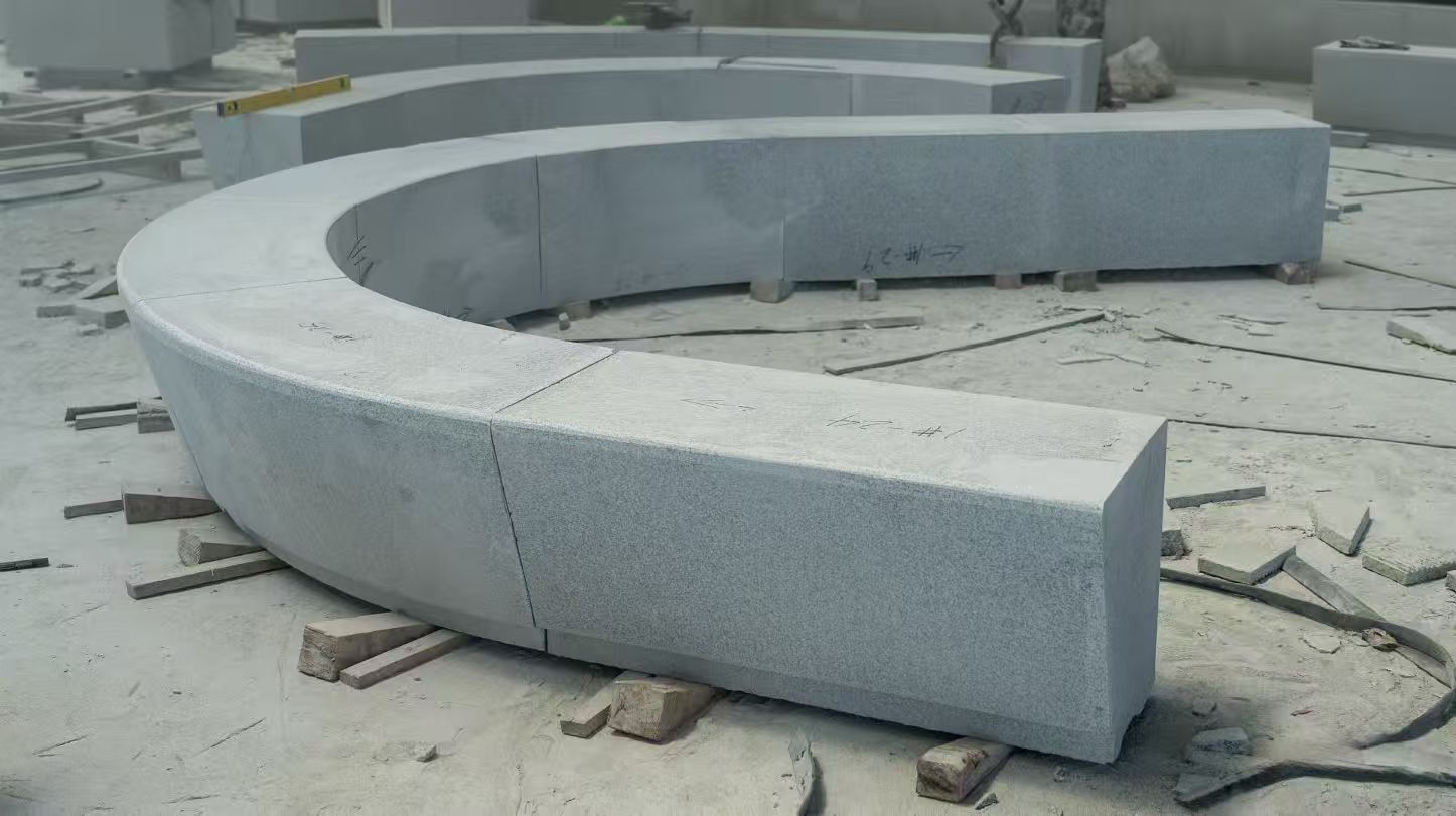 开封 芝麻白花岗岩光面弧形坐凳