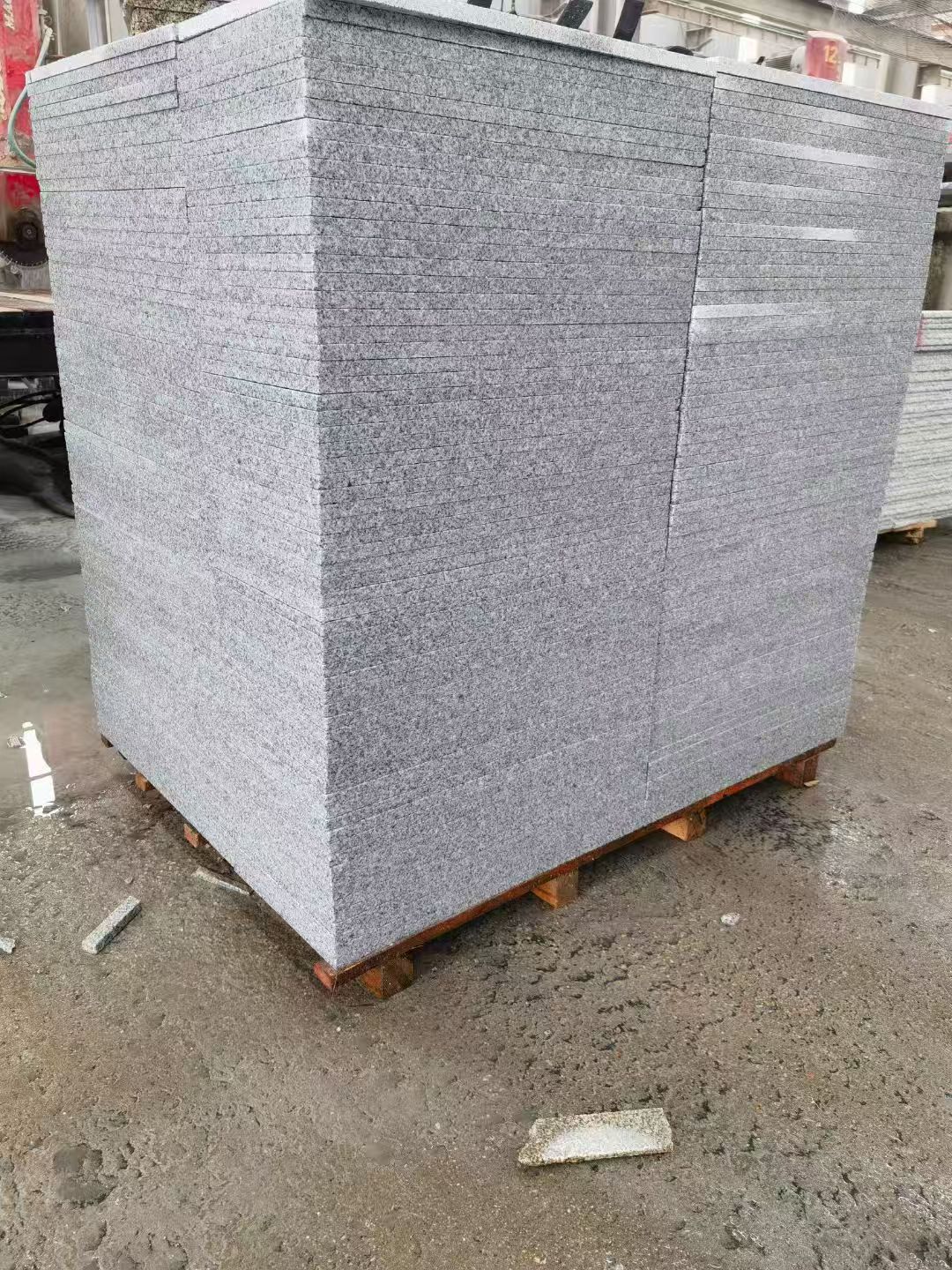 开封 芝麻白火烧面1.8厚300*600地铺石，尺寸标准，厚薄均匀