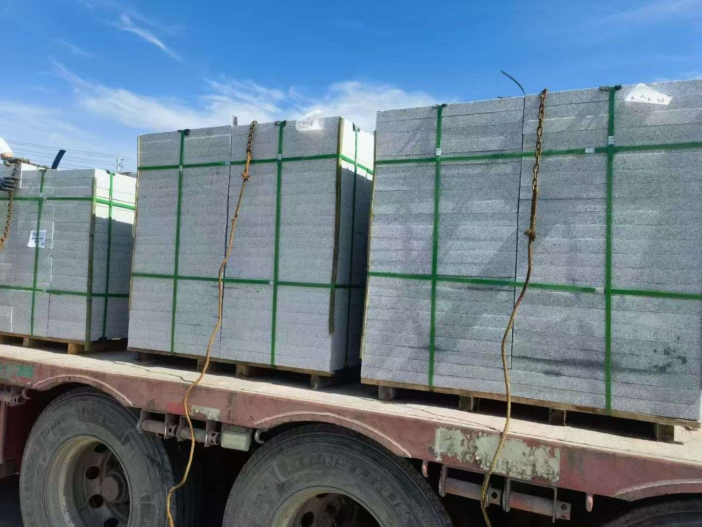 开封 芝麻白花岗岩地铺石装车日常