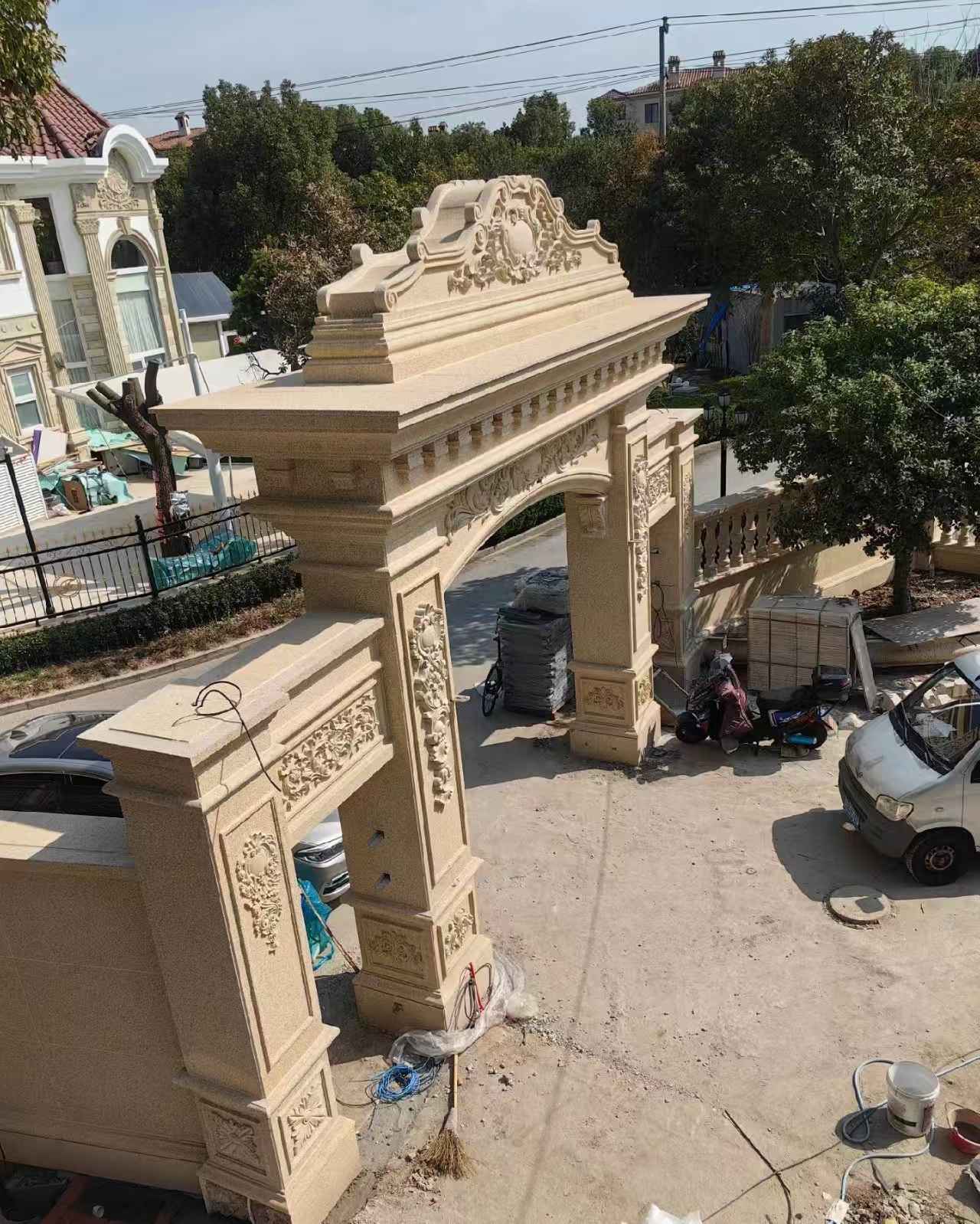 开封 黄金麻荔枝面花岗岩别墅门楼