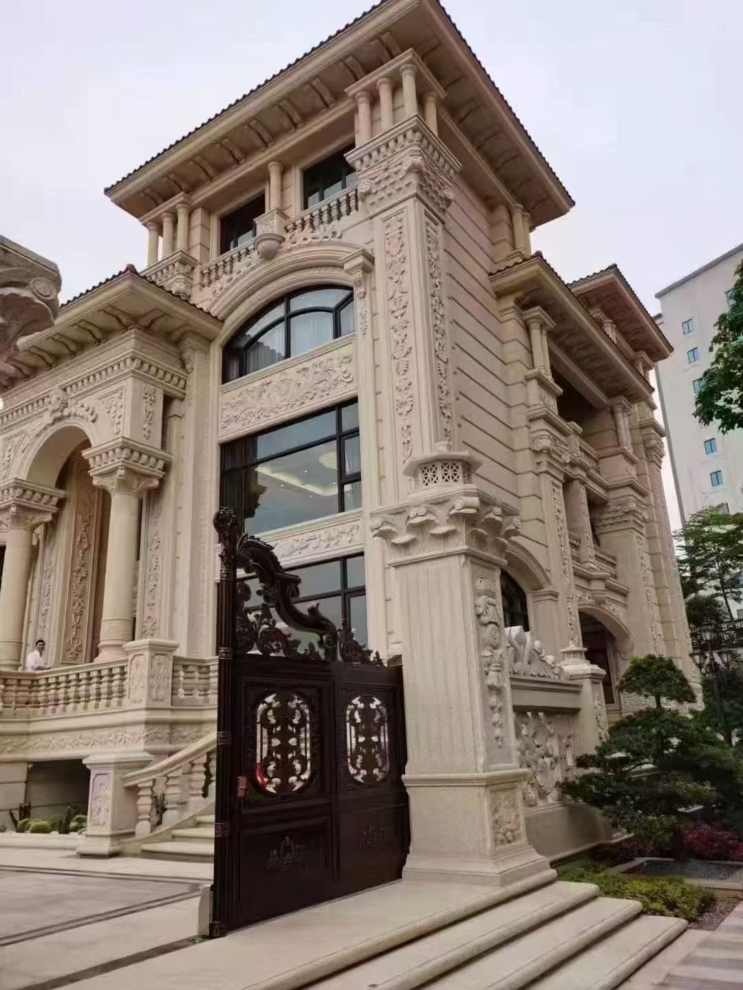 开封 黄金麻花岗岩别墅外墙干挂效果展示