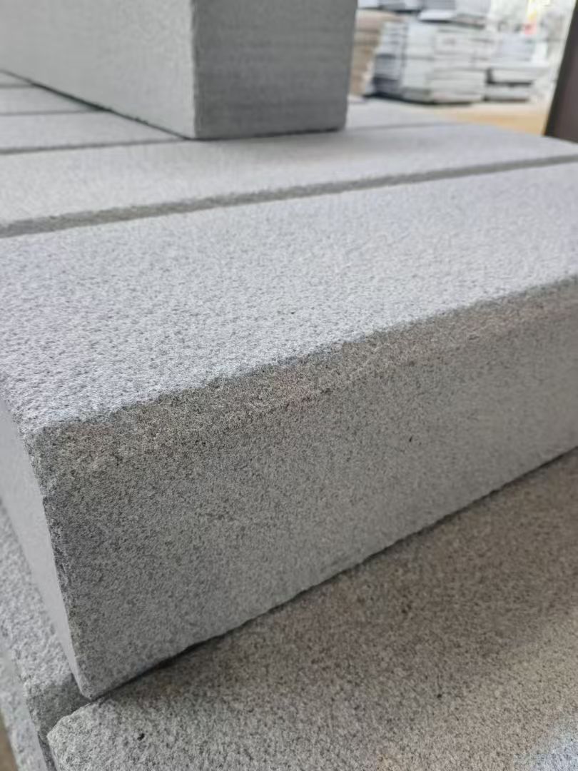 开封 芝麻灰荔枝面路沿石