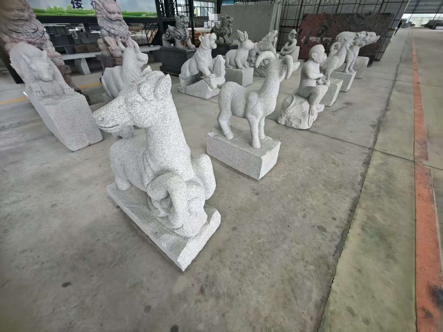 开封 芝麻白花岗岩造型立体雕刻——十二生肖